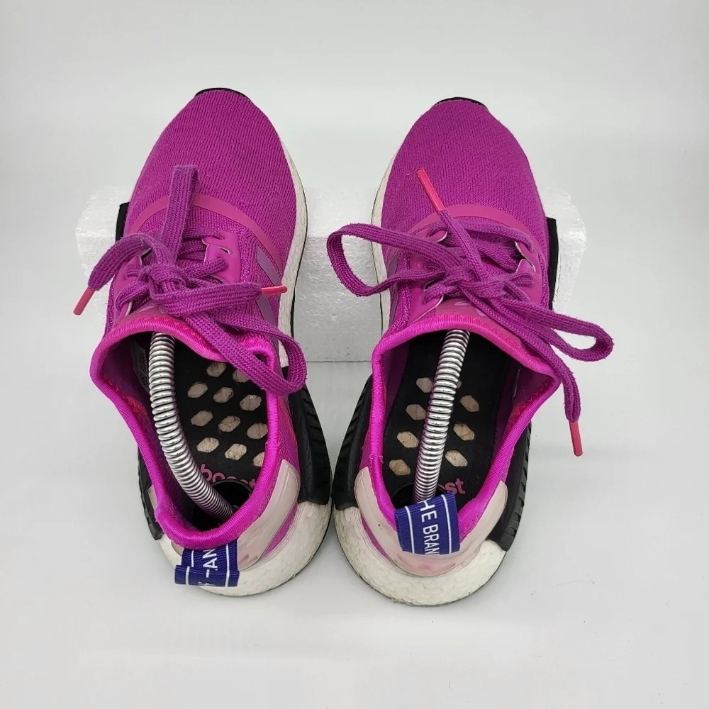 adidas Originals vivid r1 details